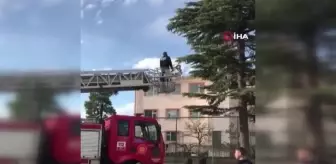 Erzincanda mahsur kalan çocuk itfaiye tarafından kurtarıldı