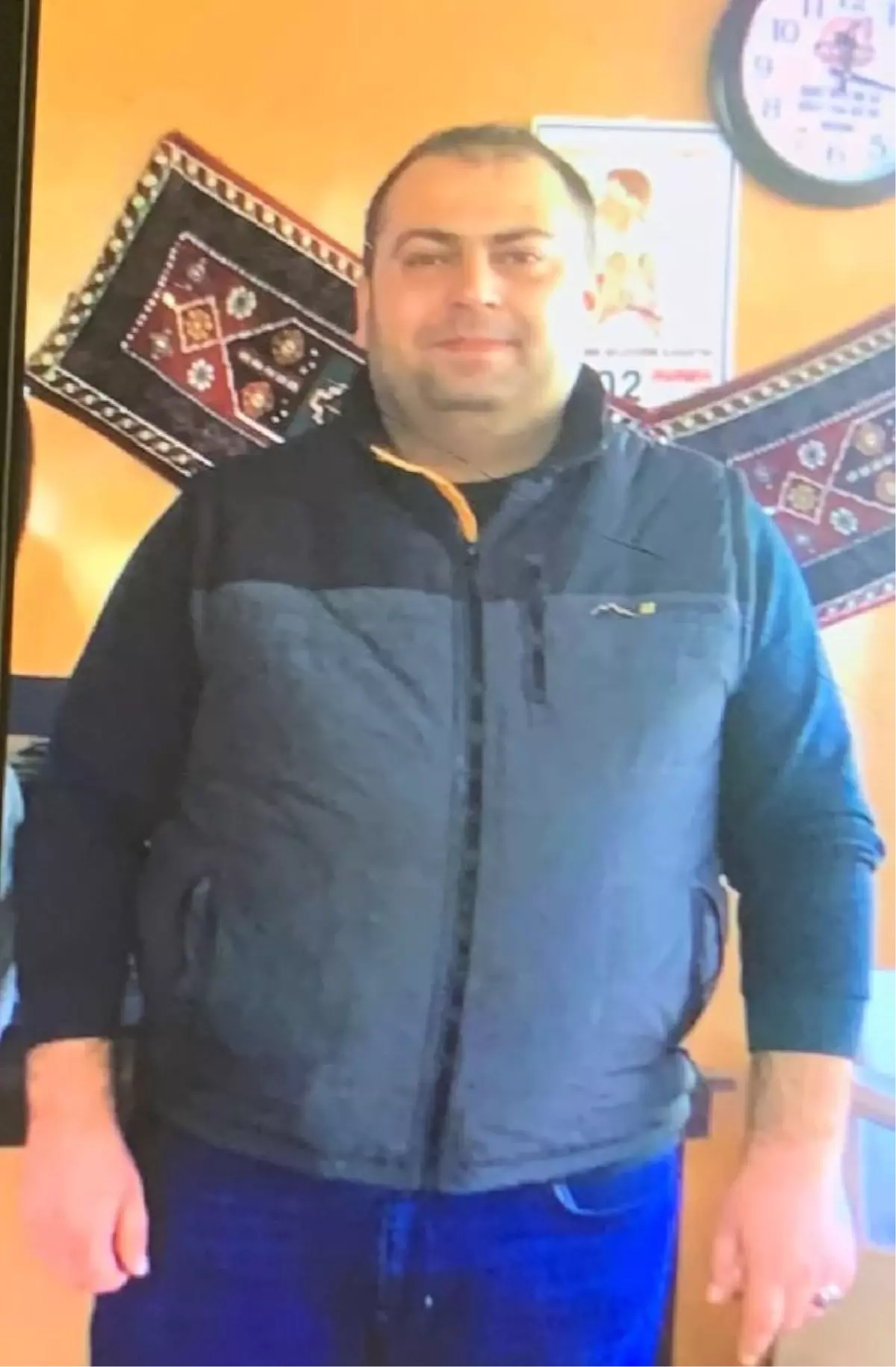 Depremde eşi ve çocuklarını kaybeden öğretmen kızını vurup intihar etti