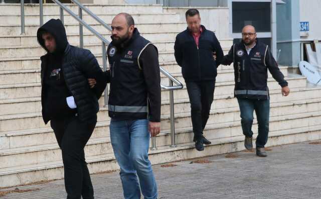 Emeklileri bu yalana inandırıp 8 milyon liralık vurgun yaptılar Emeklileri bu yalana inandırıp 8 milyon liralık vurgun yaptılar