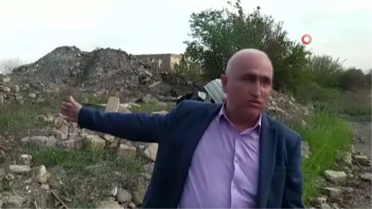 Ermeniler, Karabağ\'da bulunan Ağdam Cuma Camii\'ne zarar verip ahır olarak kullanmış