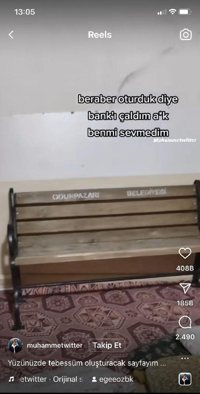 Sevdiği kızla son kez oturduğu bankı eve götürdü, sosyal medyada bankı gören belediye geri istedi Sevdiği kızla son kez oturduğu bankı eve götürdü, sosyal medyada bankı gören belediye geri istedi