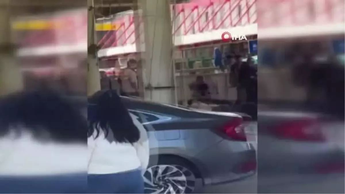 Bursa'da gençler arasında meydan muharebesi kamerada