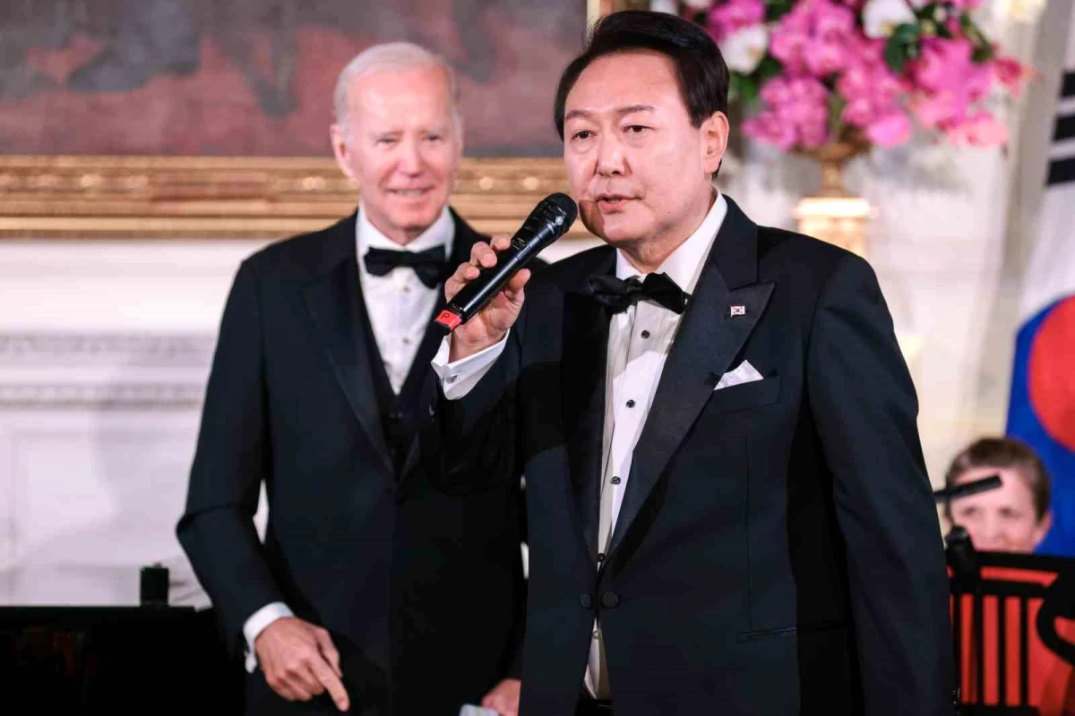 Güney Kore Devlet Başkanı Yoon, Beyaz Saray\'daki akşam yemeğinde şarkı söyledi