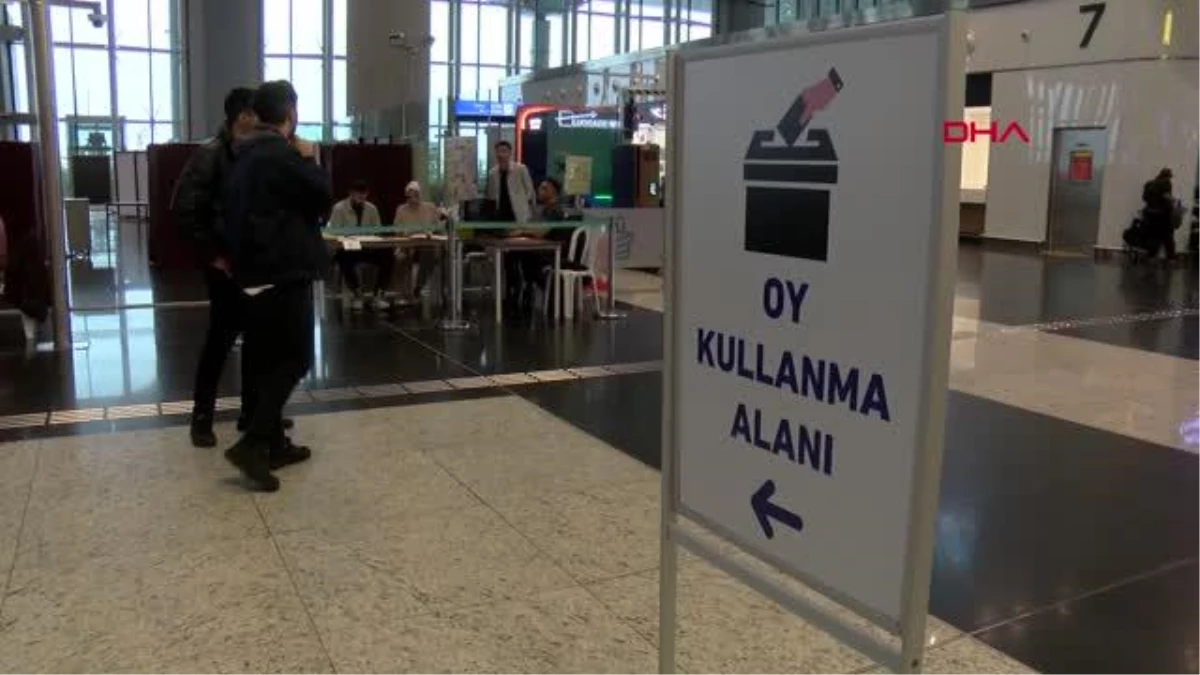 İstanbul Havalimanında Oy Verme İşlemi Başladı