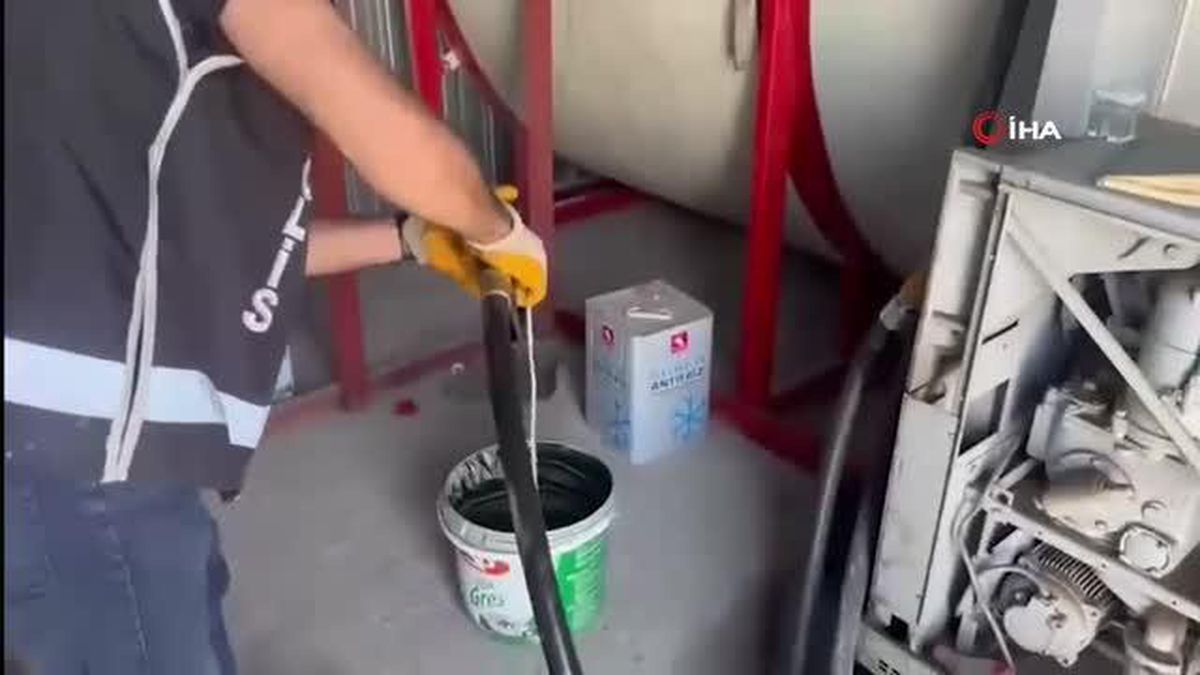 İzmir'de 44 Ton Kaçak Akaryakıt Ele Geçirildi