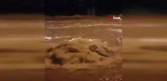 İzmir'de akşam saatlerinde ürküten siren sesleri: Rögarlar taştı, site yönetimi siren çaldı