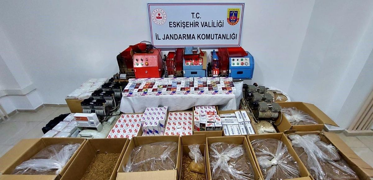 Kaçak sigara satan 2 şüpheli yakalandı