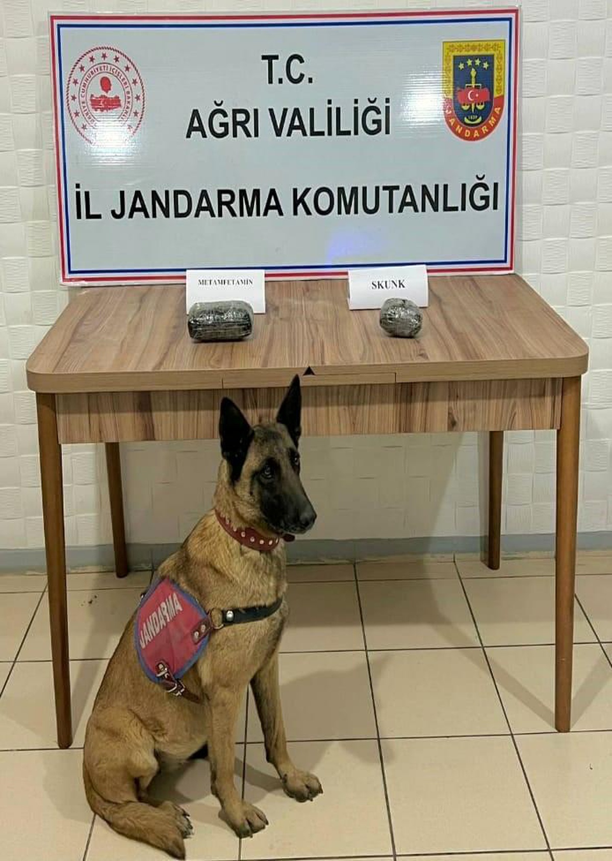 Ağrı\'da Karpuz Yüklü Tırda Metamfetamin Ele Geçirildi