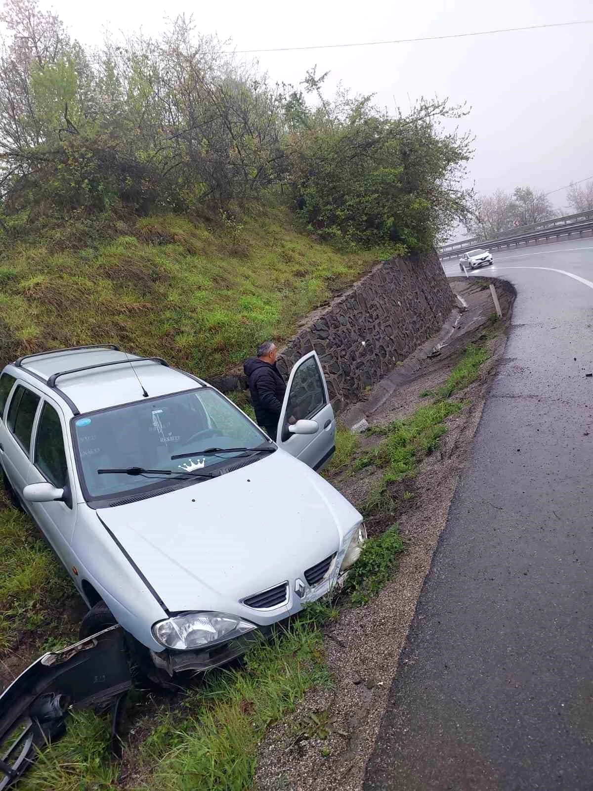 Zonguldak-Ereğli Yolunda Kaza: Sürücü Yaralandı