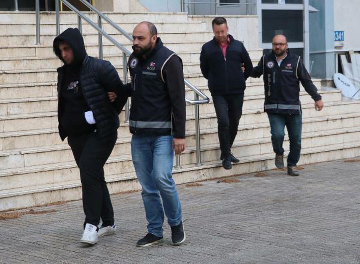 Emeklileri Kredi Vaadiyle Dolandırdılar: 4 İlde Operasyon