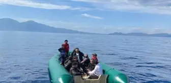 Kuşadası'ndan Yunan unsurlarının geri ittiği 13 kaçak göçmen kurtarıldı