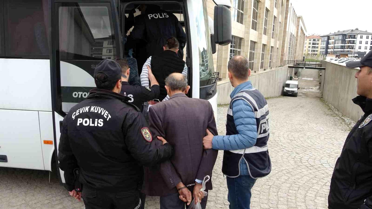 Kütahya\'da Silahlı Çatışmada 1 Kişi Hayatını Kaybetti, 2 Şüpheli Tutuklandı