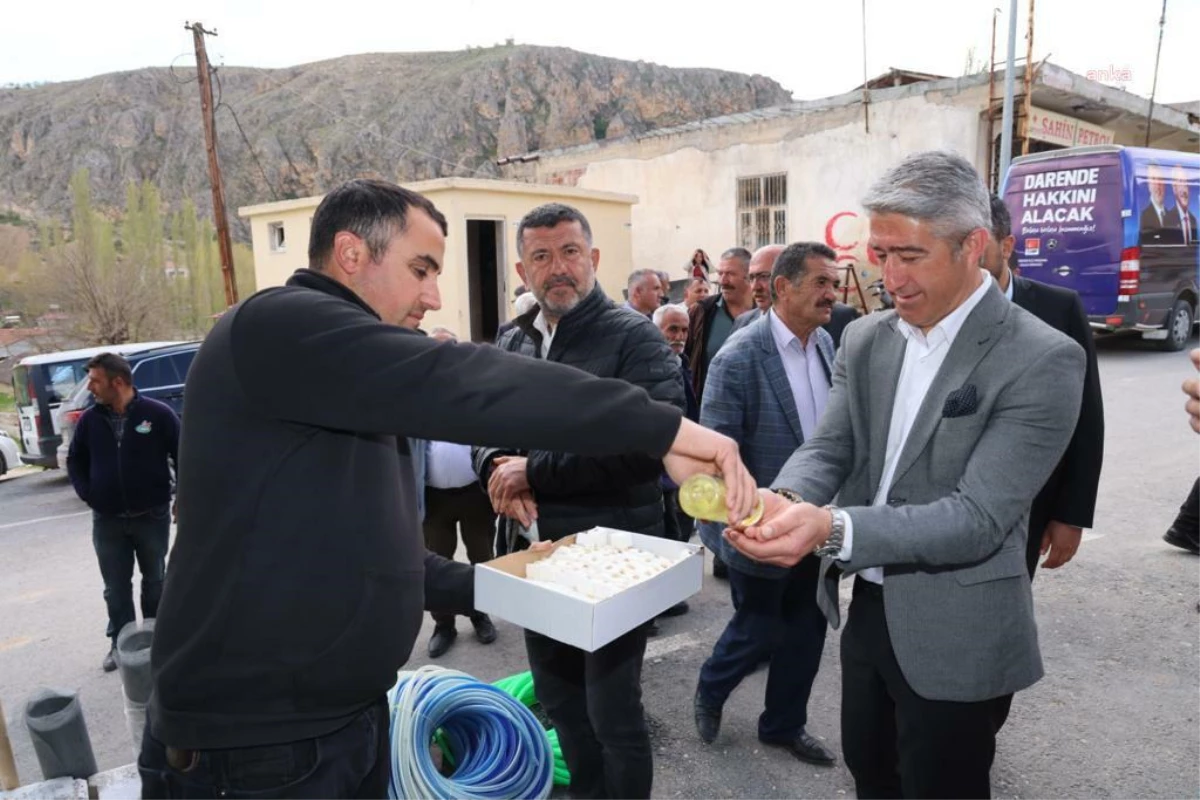 Marmaris Belediye Başkanı Oktay, Deprem Bölgesinde: "Marmaris Halkı Hep Yanınızda"
