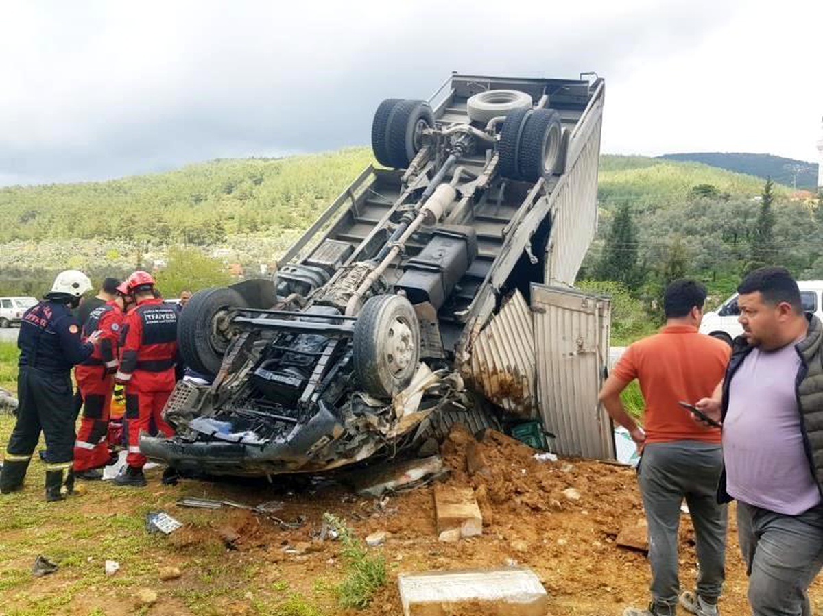 Yatağan-Milas karayolu üzerinde trafik kazası: 1 ağır 2 yaralı
