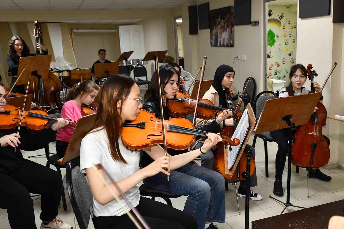 Tepebaşı Belediyesi İki Elin Sesi Var Çocuk ve Gençlik Senfoni Orkestrası Konserine Davet