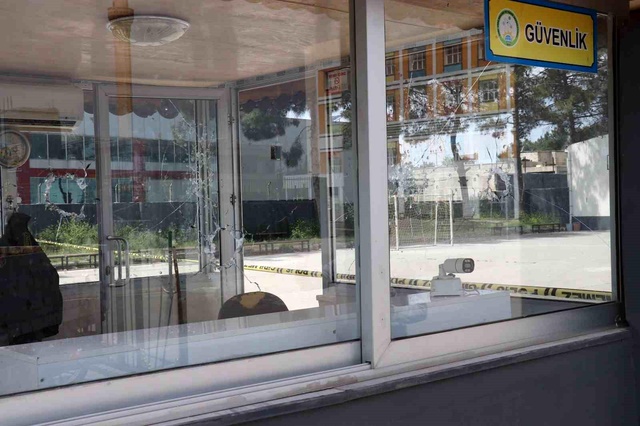 Okul idaresiyle tartışan öğrenci silahla okulu bastı: 3 yaralı