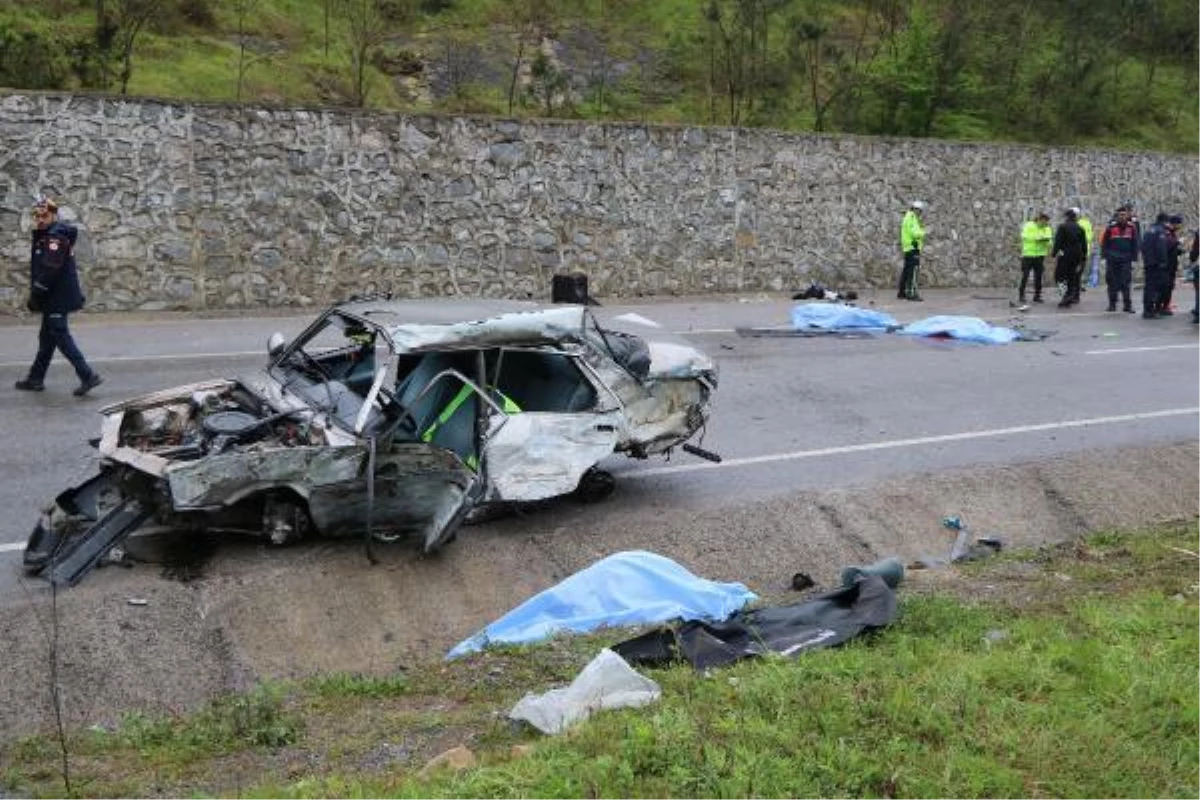 Zonguldak\'ta Otomobil Kazası: 3 Kişi Hayatını Kaybetti