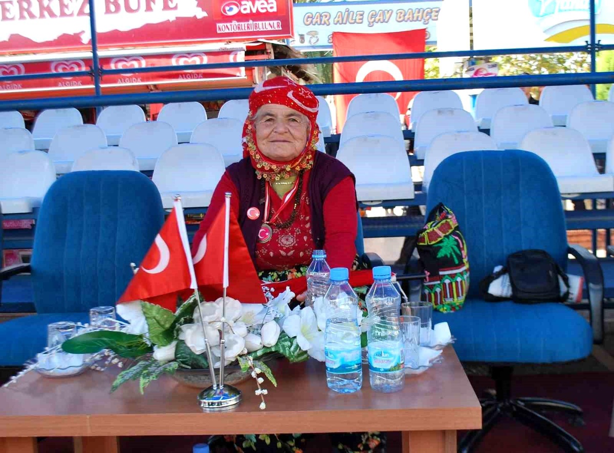 Aydın\'da Efe Nine olarak tanınan Ayşe Tülü hayatını kaybetti