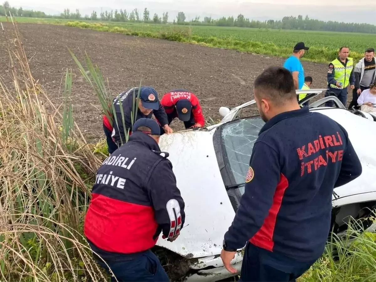 Osmaniye\'de otomobil şarampole devrildi, sürücü yaralandı