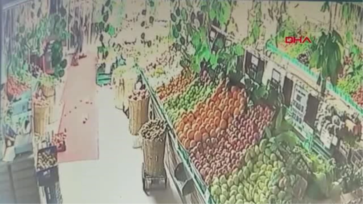 Sarıyer\'de Marketten 40 Bin Lira Değerinde Ürün Çalan 3 Şüpheli Yakalandı