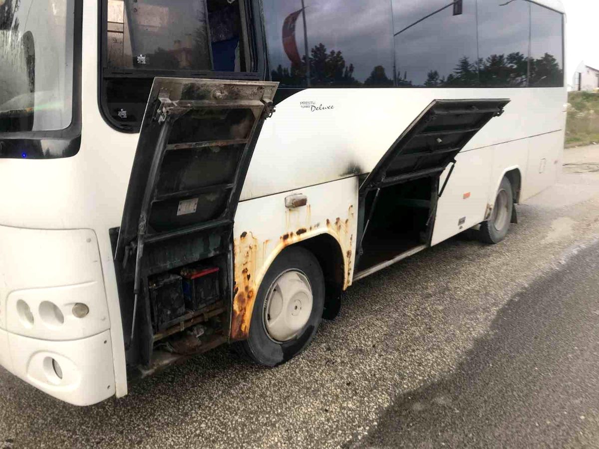 Bilecik\'te midibüste çıkan yangın söndürüldü