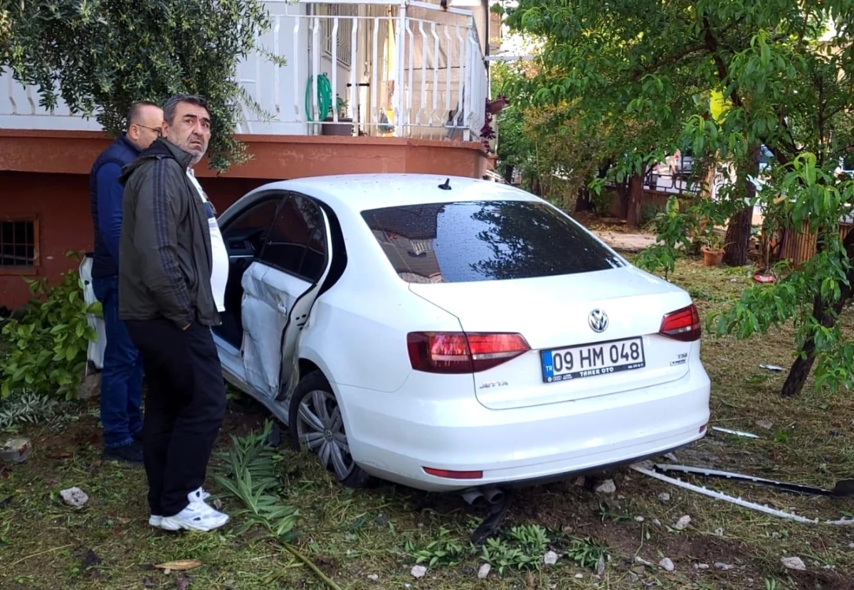 Aydın\'da Sivil Polis Aracı Kaza Yaptı
