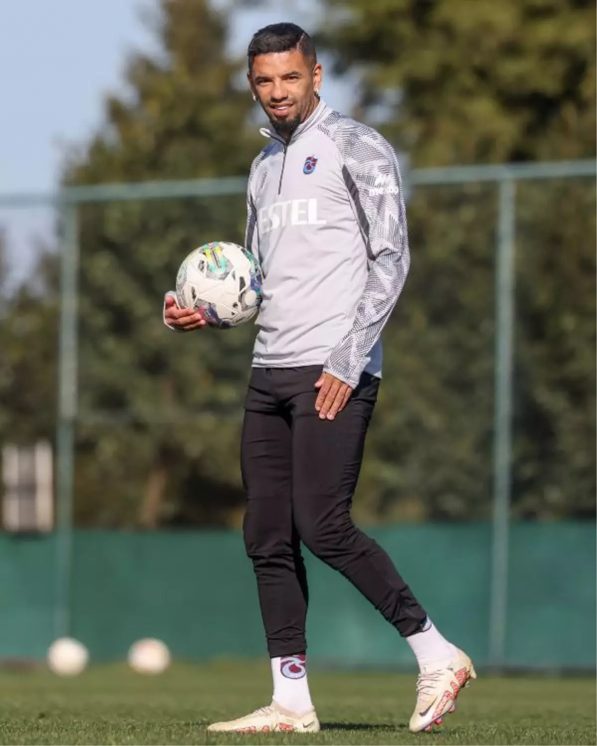 Trabzonspor, Bruno Peres\'in sözleşmesini feshetti