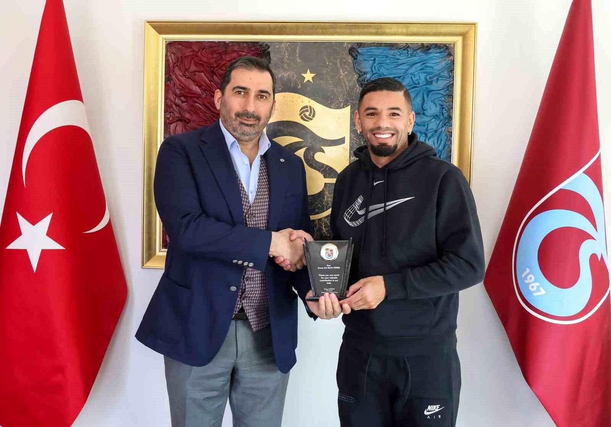 Trabzonspor, Bruno Perese\'ye Teşekkür Plaketi Verdi