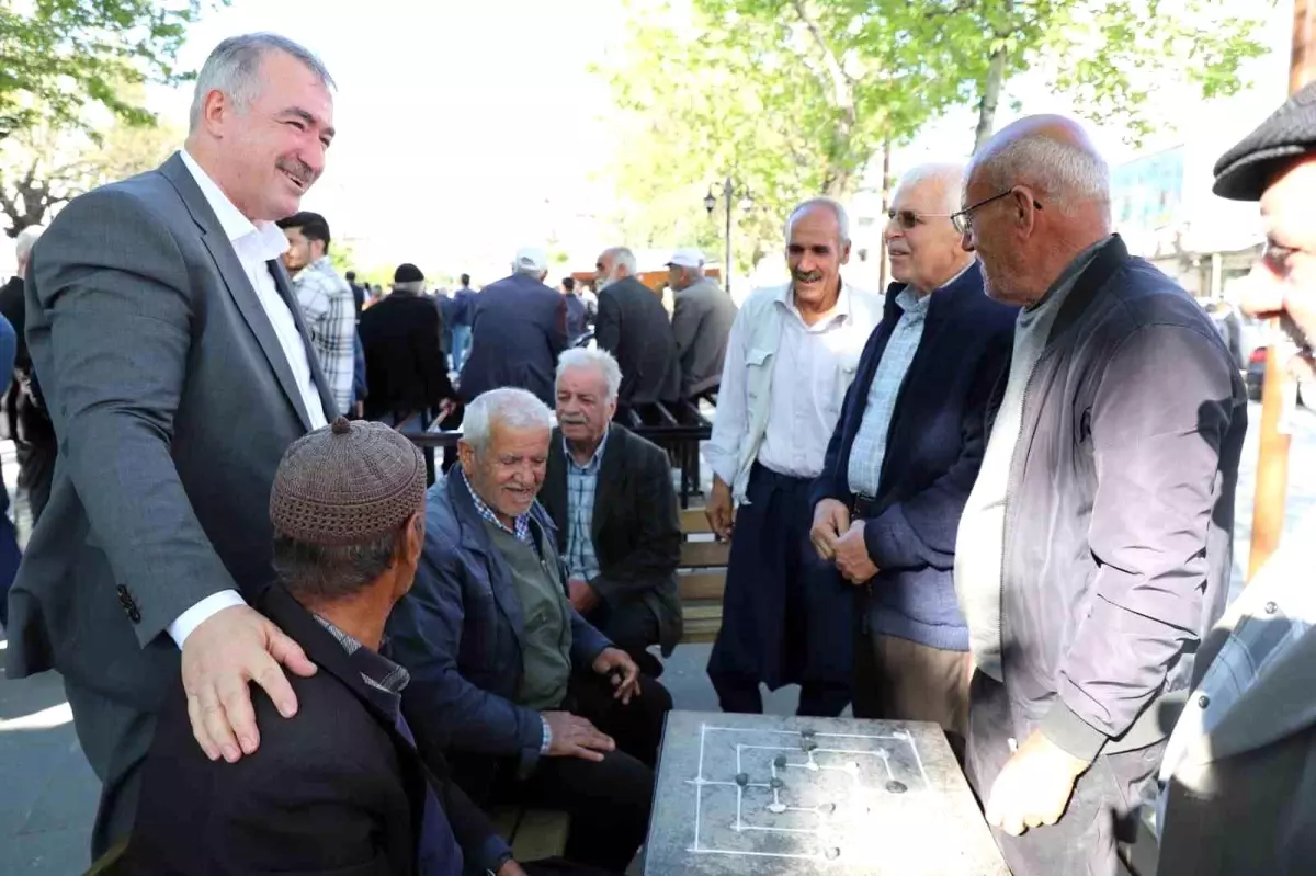 Kahta Belediye Başkanı İbrahim Yusuf Turanlı, halkla buluştu