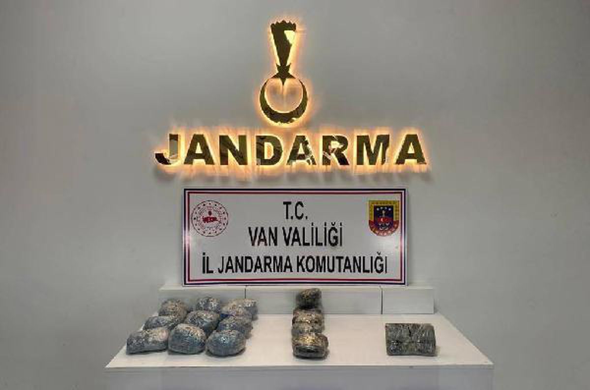 Başkale'de 10 kilo uyuşturucu ele geçirildi