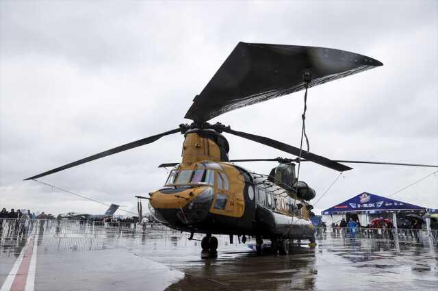 Vatandaşlar yağışa rağmen TEKNOFEST 2023'e akın etti