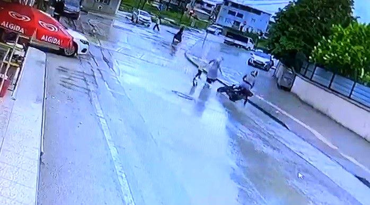 Bursa\'da Motosiklet Kazası: Anne ve Çocuğuna Çarptılar