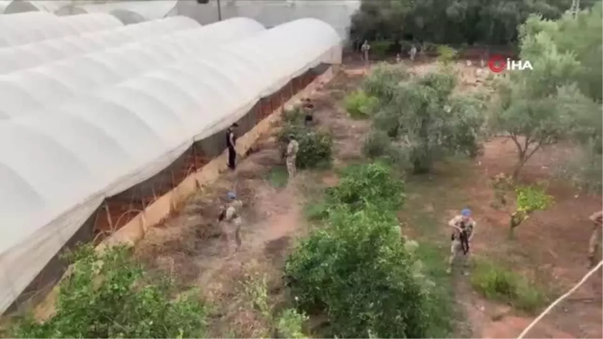 Antalya\'da turizm bölgelerindeki uyuşturucu ticaretine operasyon: 16 gözaltı