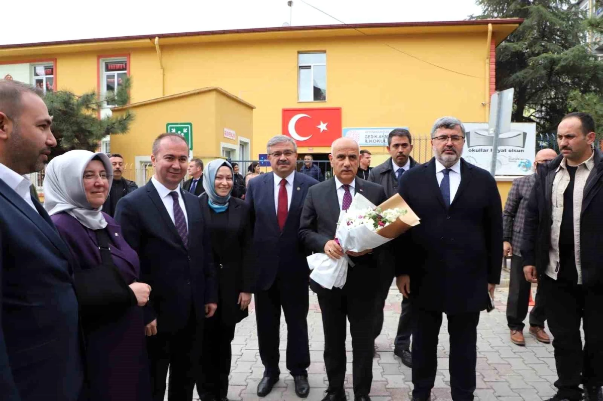 Tarım ve Orman Bakanı: PKK, PYD ve FETÖ bütün terör örgütleriyle iş birliği içerisinde