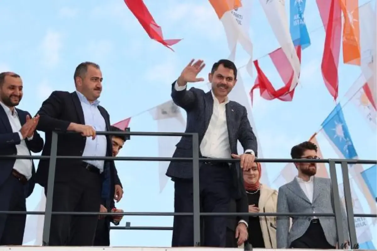 Bakan Kurum, Esenyurt\'ta konuştu: \'Esenyurt\'un oyunu alıp, kaderine terk ettiler\'