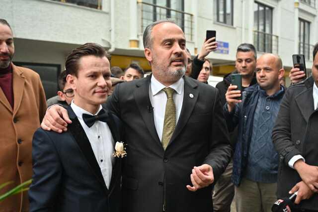 Bakan Varank söz verdi! Togg gelin arabası oldu