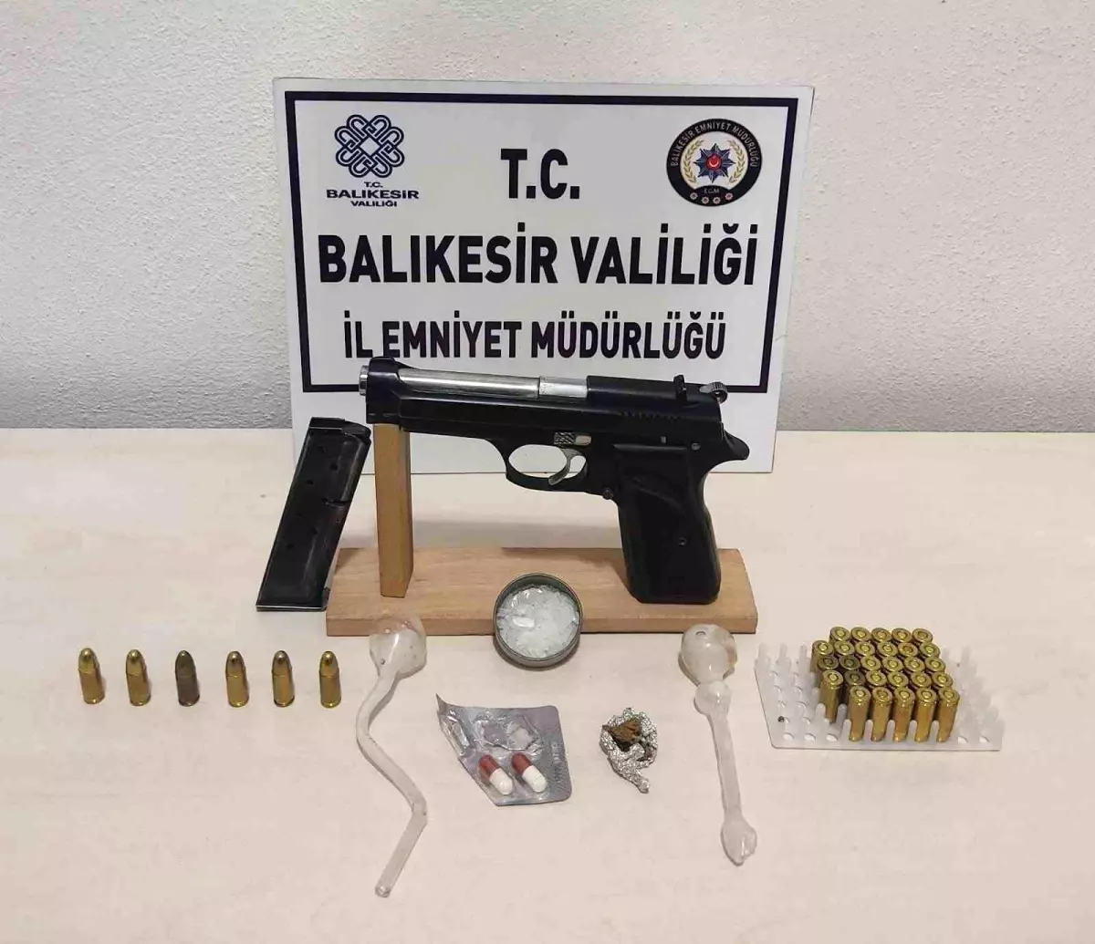 Balıkesir Asayiş Polisi 22 Aranan Şahsı Gözaltına Aldı