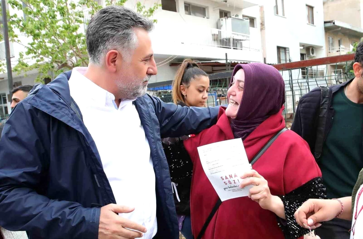 İzmir Bayraklı Belediye Başkanı Serdar Sandal Osmangazi Mahallesini ziyaret etti
