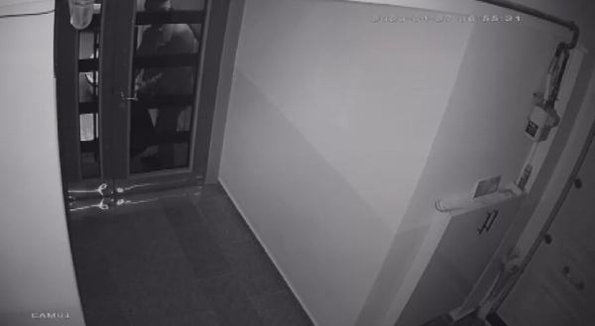Cerrahi maske takan hırsız, Bayrampaşa\'da ayakkabı çaldı