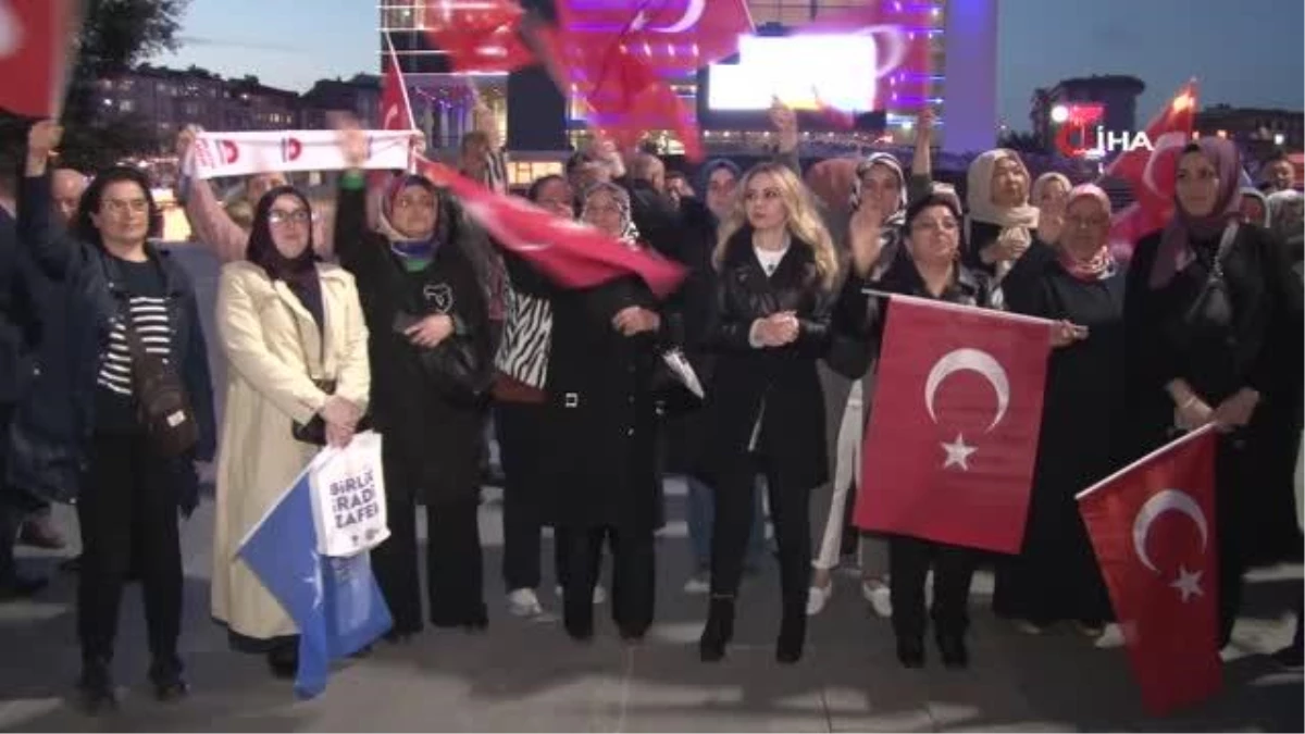 AK Parti Milletvekili Adayları ve Vatandaşlar 2053\'e Yürüdü