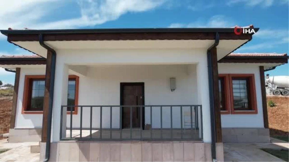 Kahramanmaraş\'ta depremzedeler için yapılan Özbek evlerinin son durumu