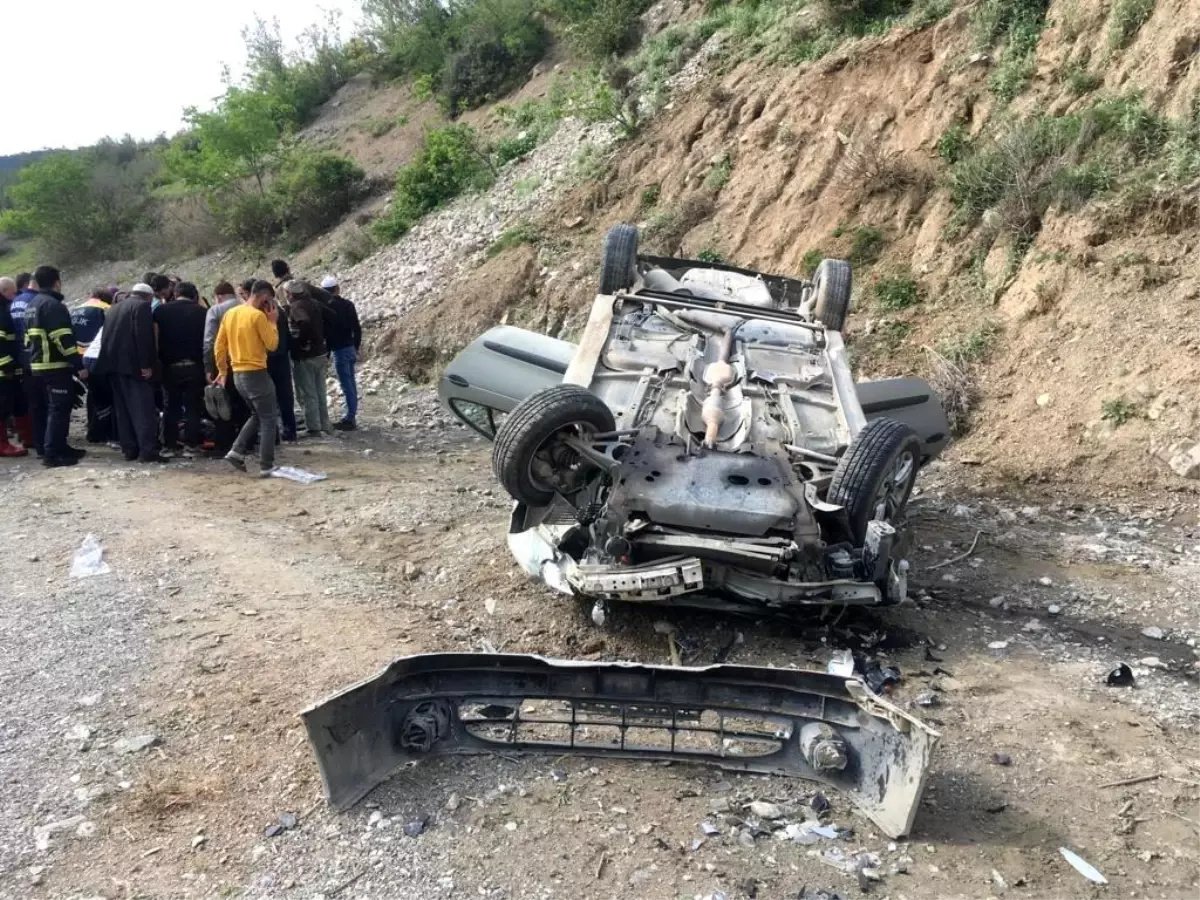 Kastamonu\'da Otomobil Dere Yatağına Devrildi: 2 Yaralı