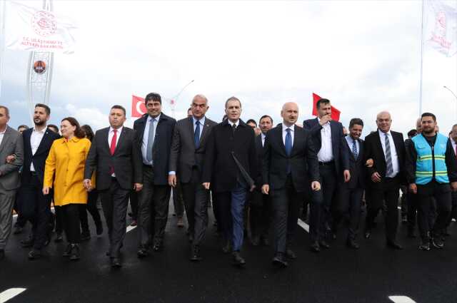 'Doğal gazımıza kavuştuk' diyen Cumhurbaşkanı Erdoğan bir müjde de petrol için verdi 'Doğal gazımıza kavuştuk' diyen Cumhurbaşkanı Erdoğan bir müjde de petrol için verdi