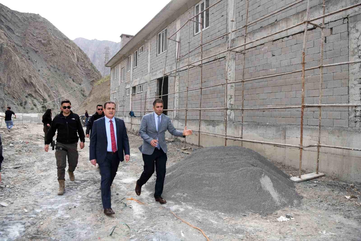 Hakkari\'de Yeni Mezbaha İnşaatı Devam Ediyor