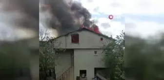 Kocaeli'de İki Katlı Binanın Çatısı Alev Alev Yandı: 30 Bin TL'lik Birikimi Kül Oldu