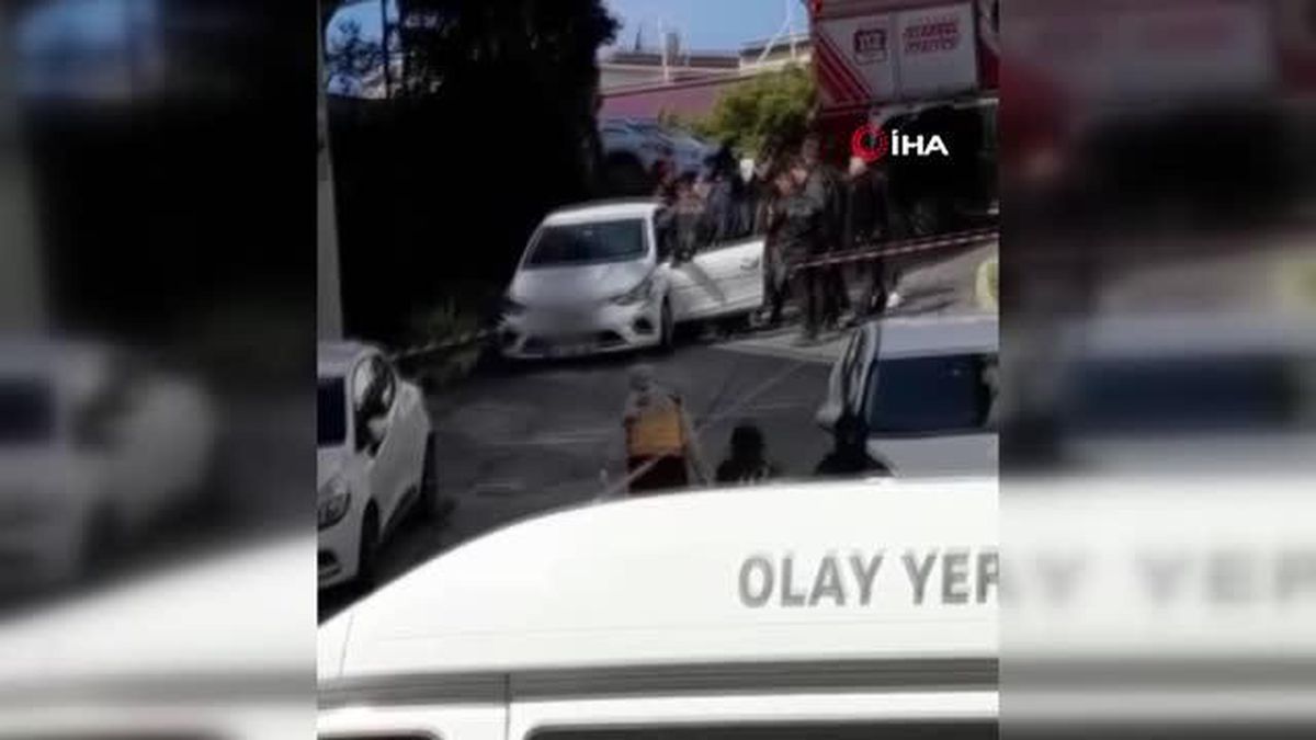 İstanbul\'da iki genç araçta başlarından vurulmuş halde ölü bulundu