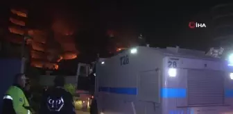 İzmir'de Folkart Sitesinde büyük yangın devam ediyor