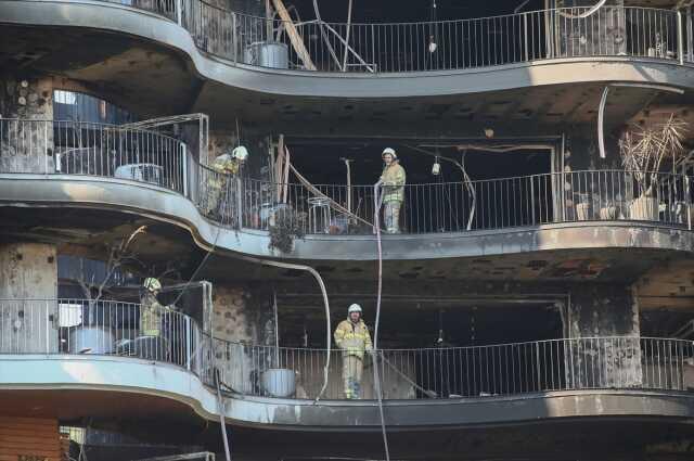 İzmir'de sitede çıkan yangını misafir fark etmiş