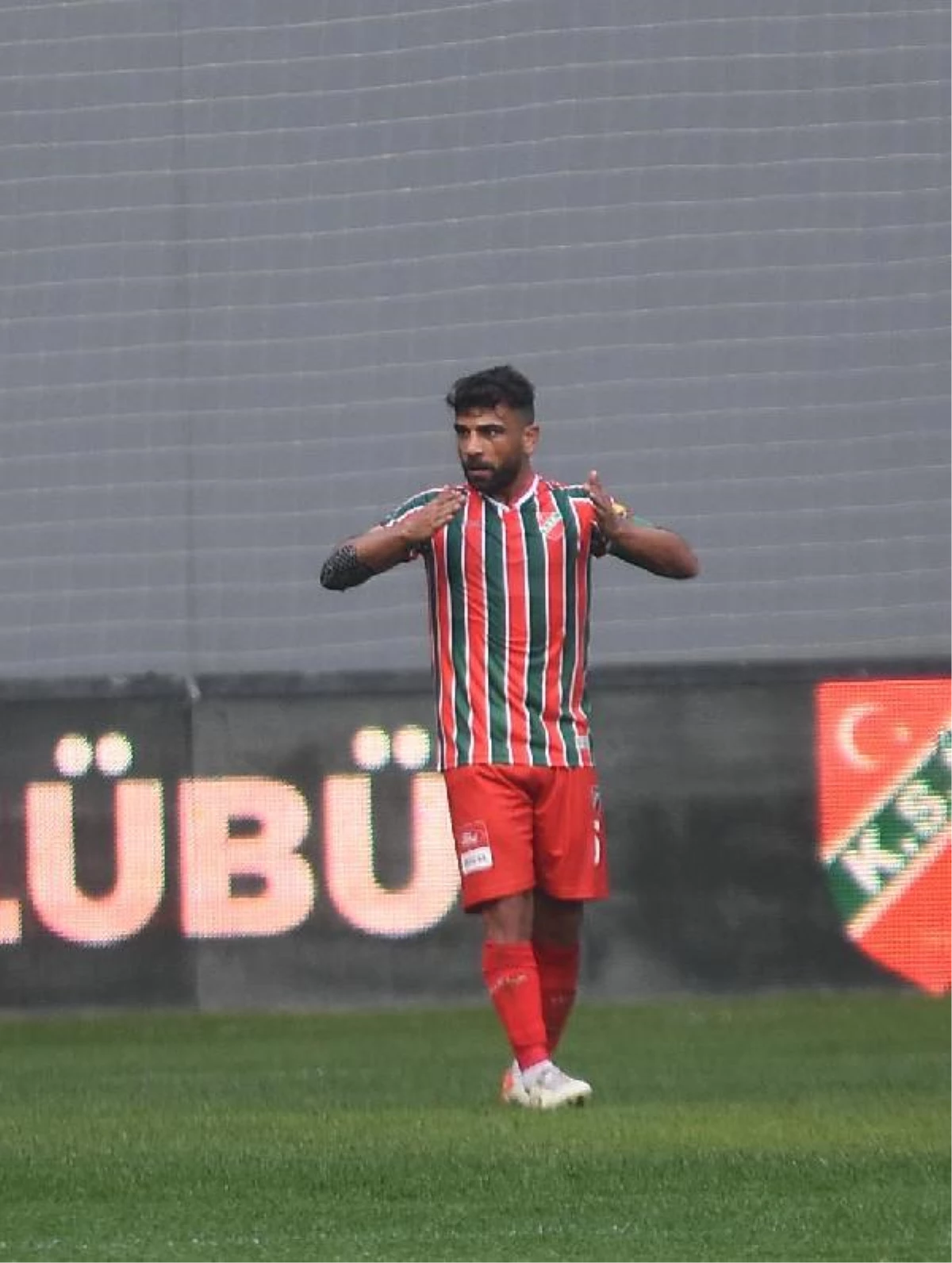 Karşıyaka, Play-Off yarışındaki rakibi 52 Orduspor FK\'yı ağırlıyor