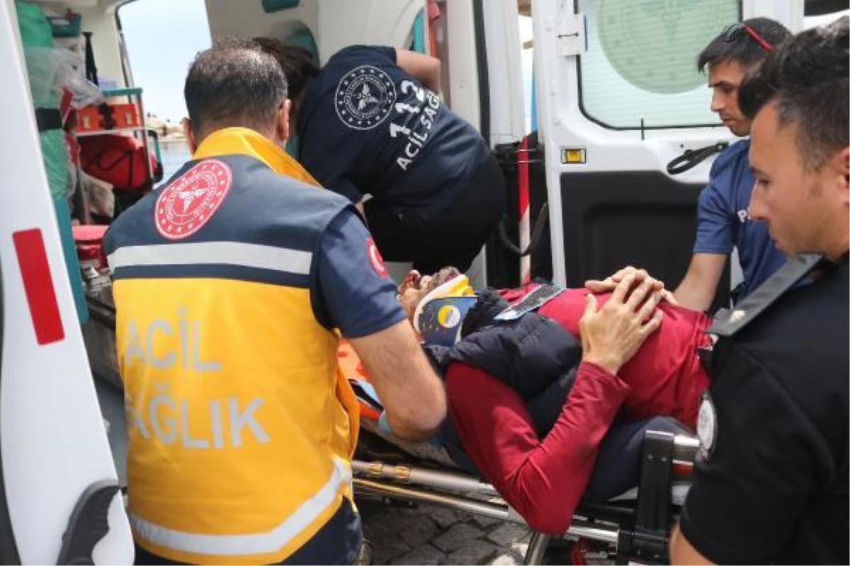 Antalya\'da Falezlerde Düşen Kişi Deniz Polisi Tarafından Kurtarıldı